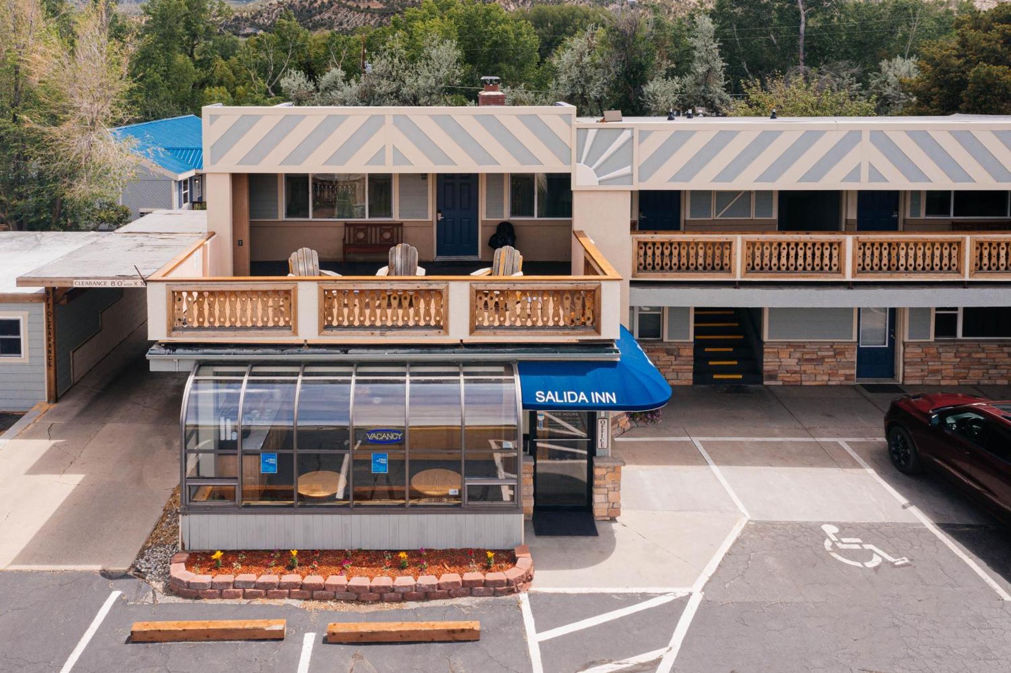 Salida Inn&Monarch Suites Exterior foto