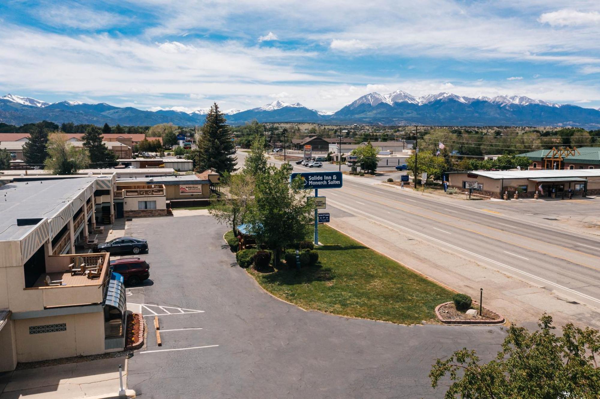 Salida Inn&Monarch Suites Exterior foto